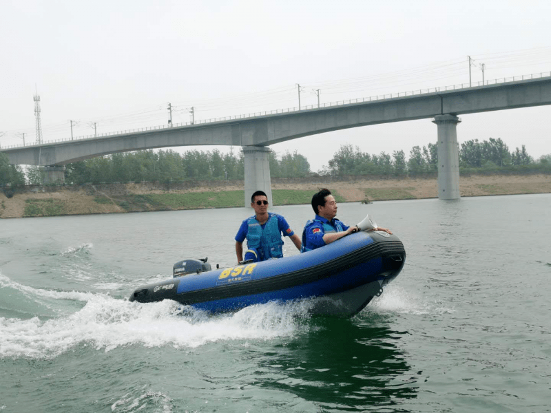 专门操逼逼老逼"